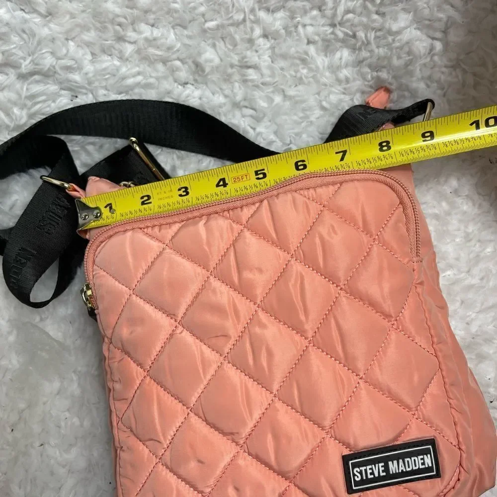 Steve Madden peach quilted nylon front zipper pocket shoulder/crossbody bag.